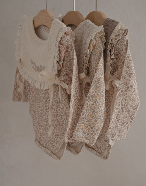 PEEKABOO 韓國正品 | PP24124 VERY WING BIB