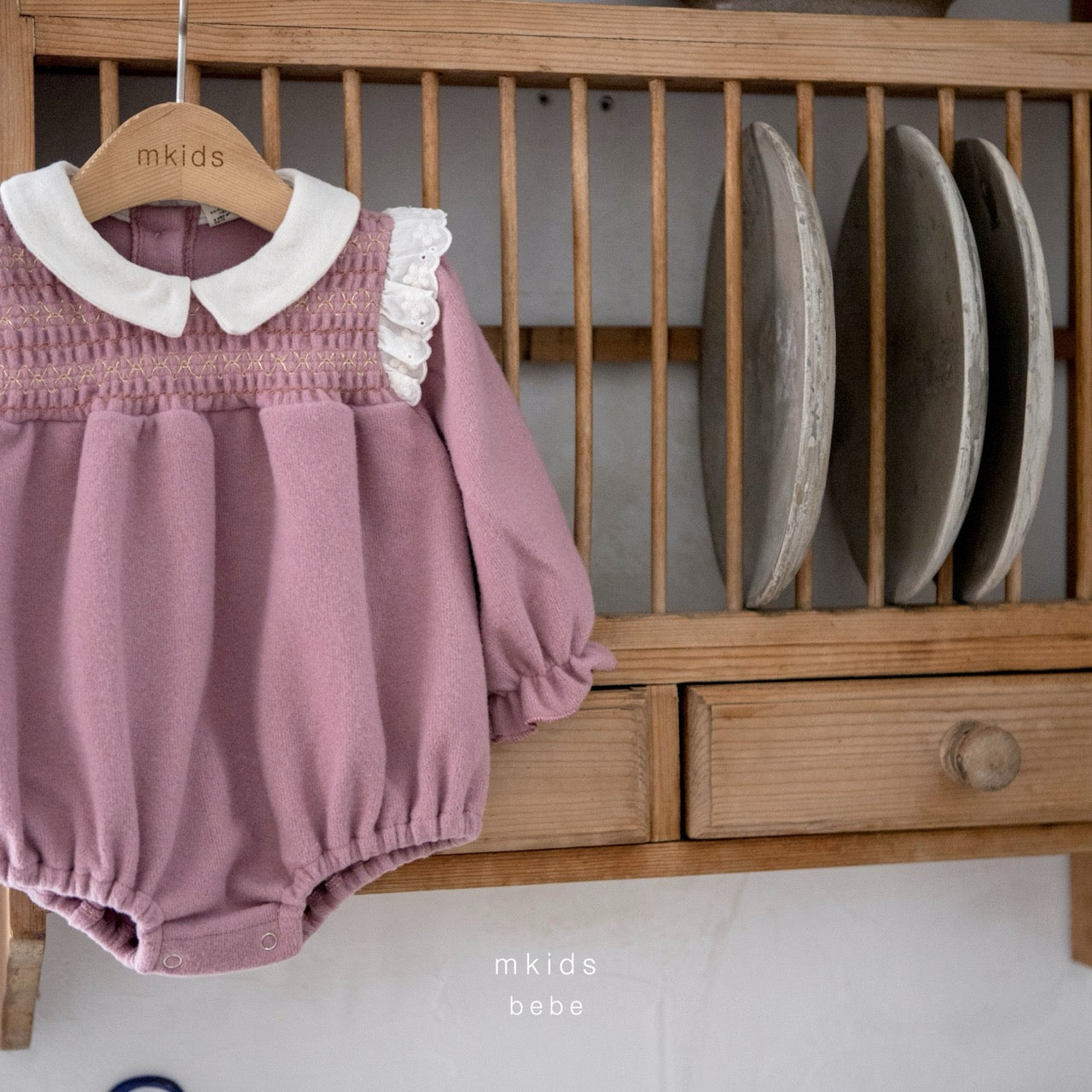 韓國童裝 25秋冬 | MD25407 Lace Embroidery Baby Suit