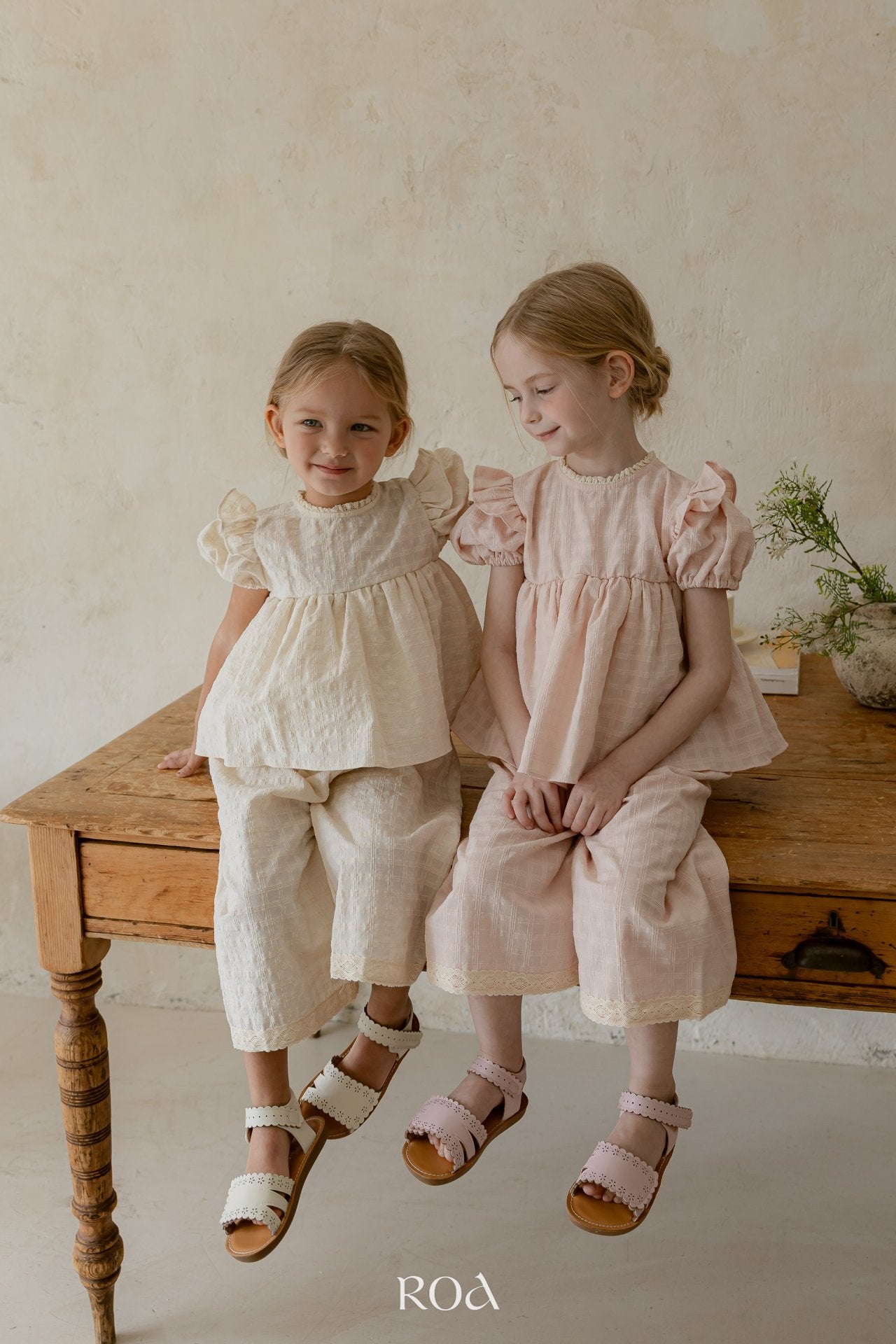 韓國童裝 25夏 | RO25201 Bell Kids Top and Bottom Set