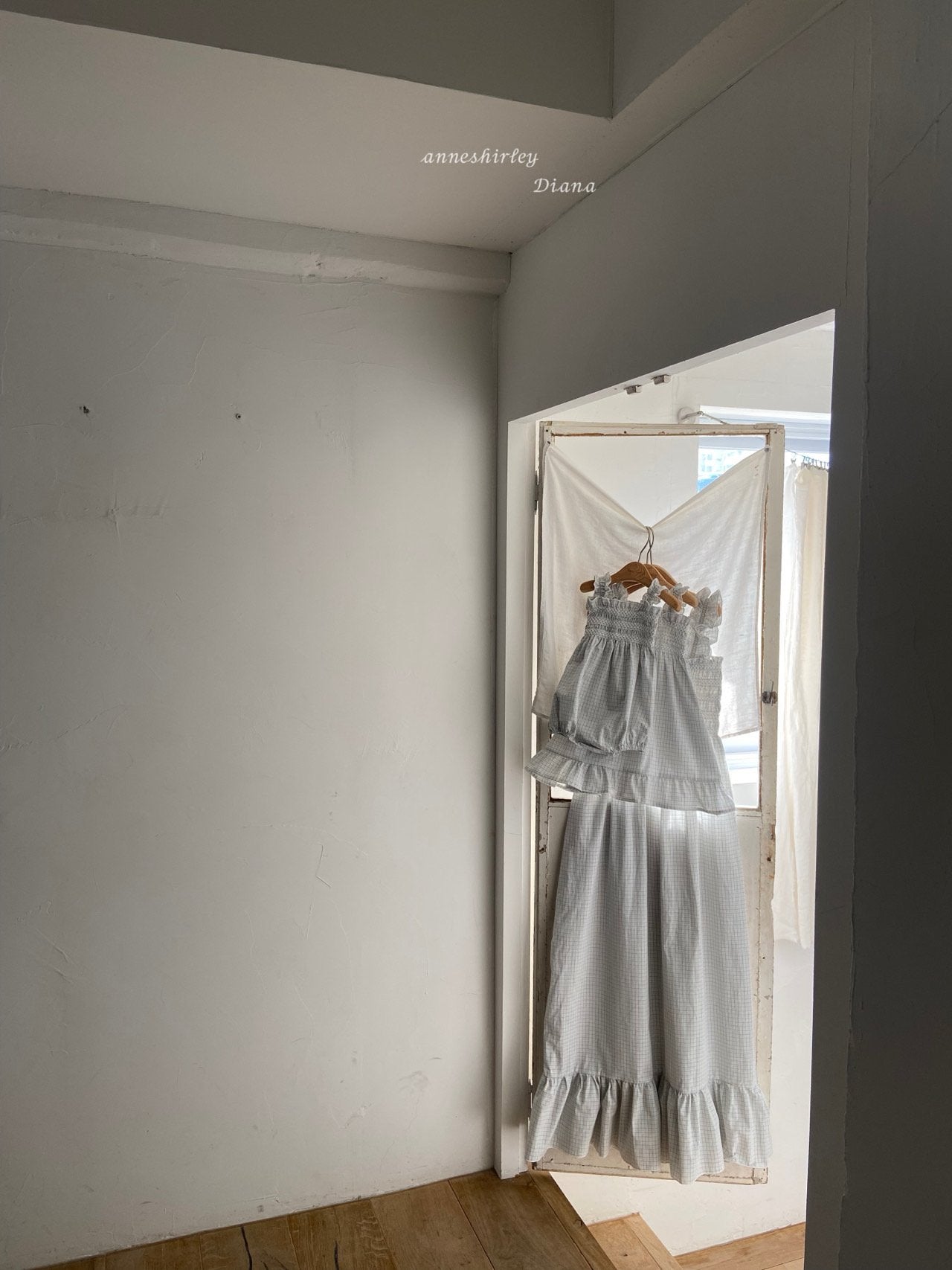 韓國童裝 26夏| AN04 Blue Check Ruffled Smocked Mom Dress