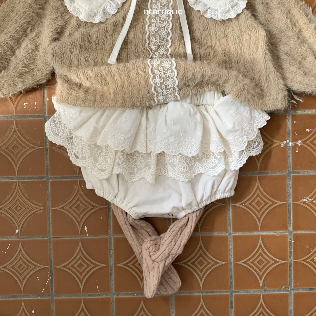 現貨▷ 韓國童裝 24秋冬 | BEBEHOLICS LACE FLORAL BLOOMERS 冬季厚料 (6M)