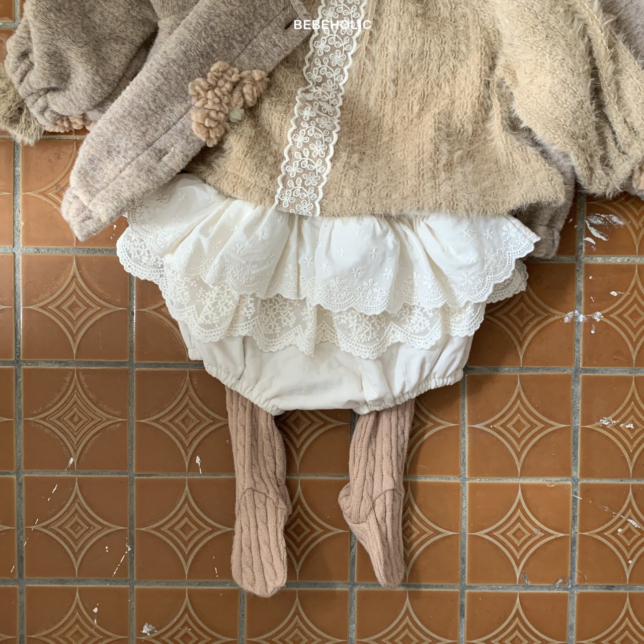 現貨▷ 韓國童裝 24秋冬 | BEBEHOLICS LACE FLORAL BLOOMERS 冬季厚料 (6M)