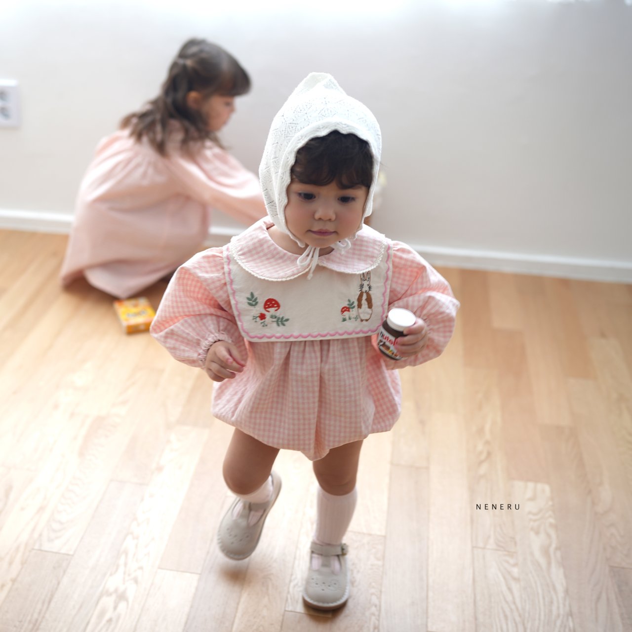 現貨▷ 韓國童裝 25春 | NU25101 繡花格仔BABY SUIT (18M)