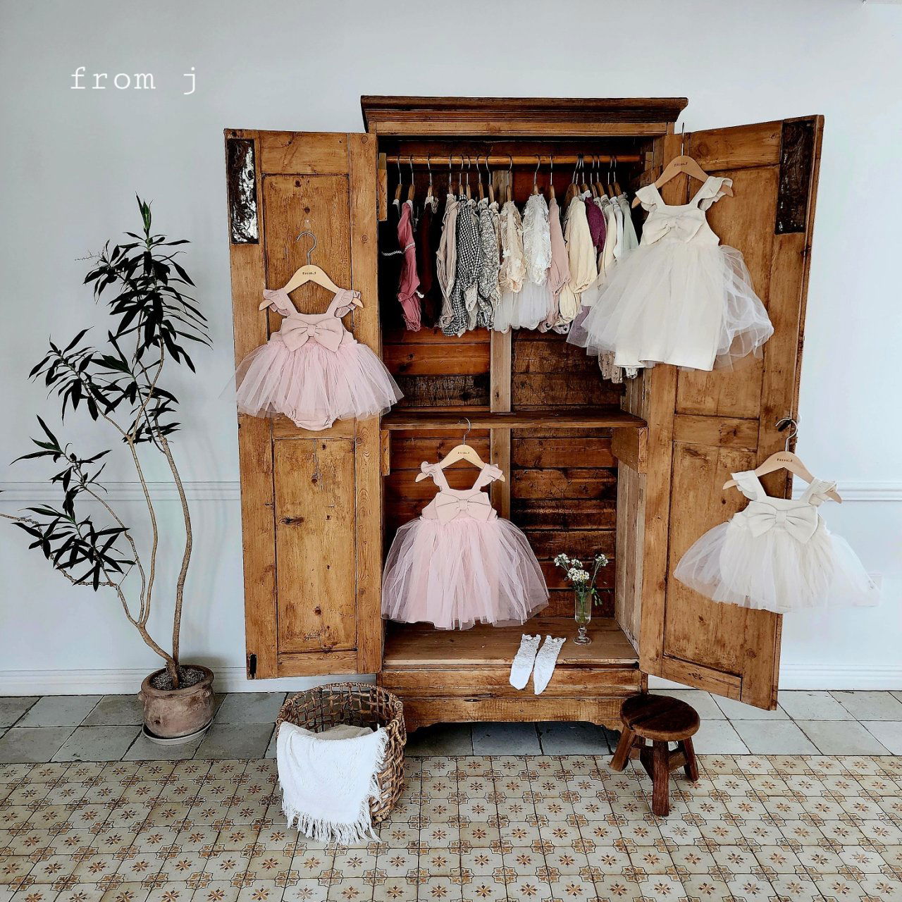 韓國童裝 24秋 | FromJ Frill Ribbon Shasha Suit / Ops - FLO | FLOWERKKOCH 