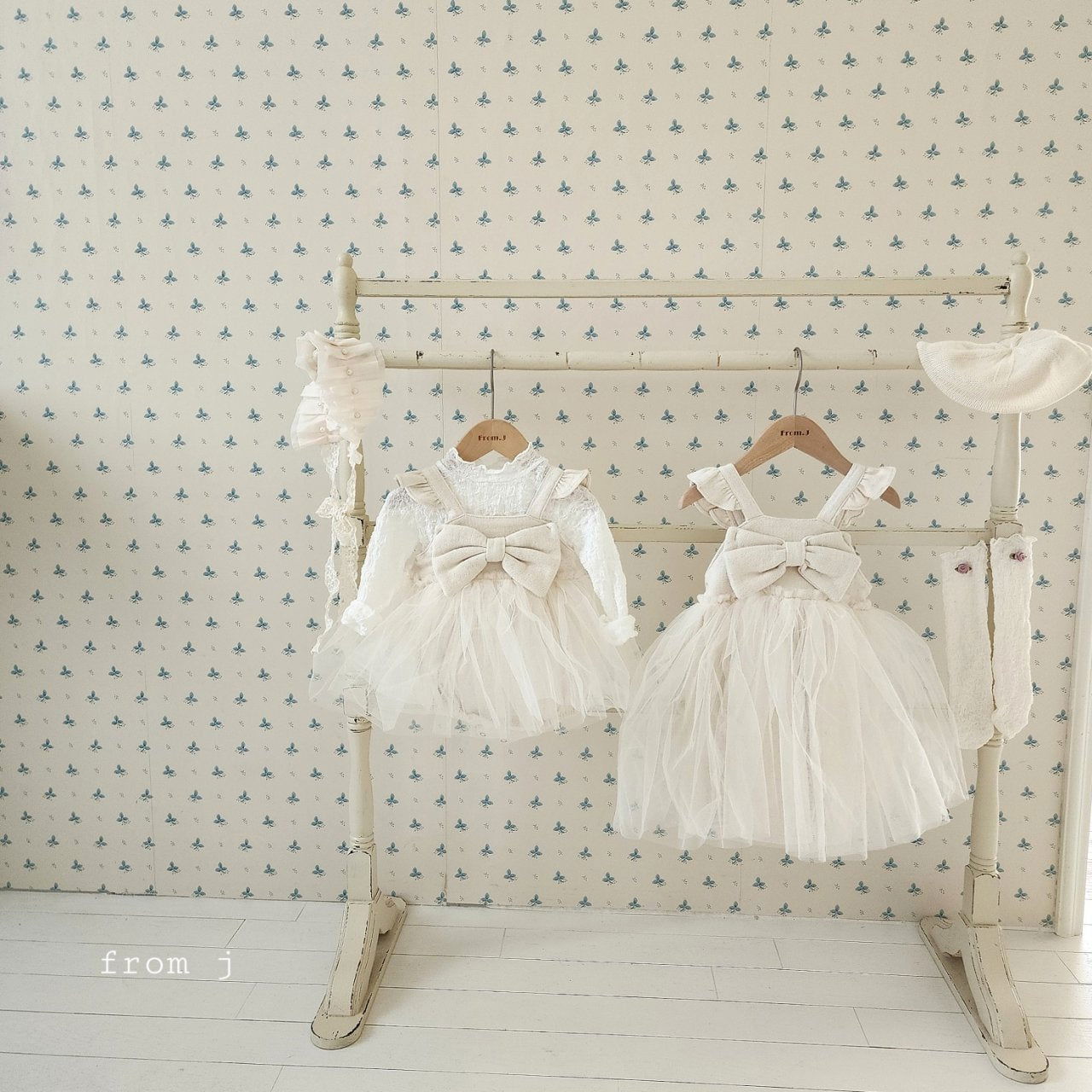 韓國童裝 24秋 | FromJ Frill Ribbon Shasha Suit / Ops - FLO | FLOWERKKOCH 
