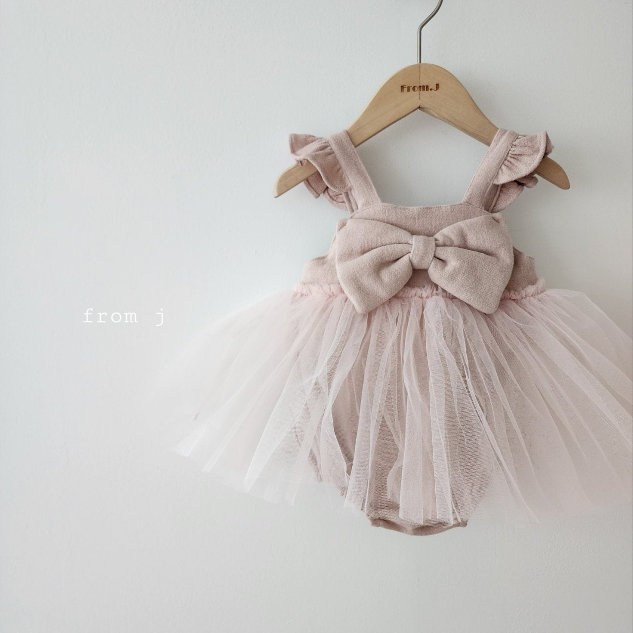 韓國童裝 24秋 | FromJ Frill Ribbon Shasha Suit / Ops - FLO | FLOWERKKOCH 