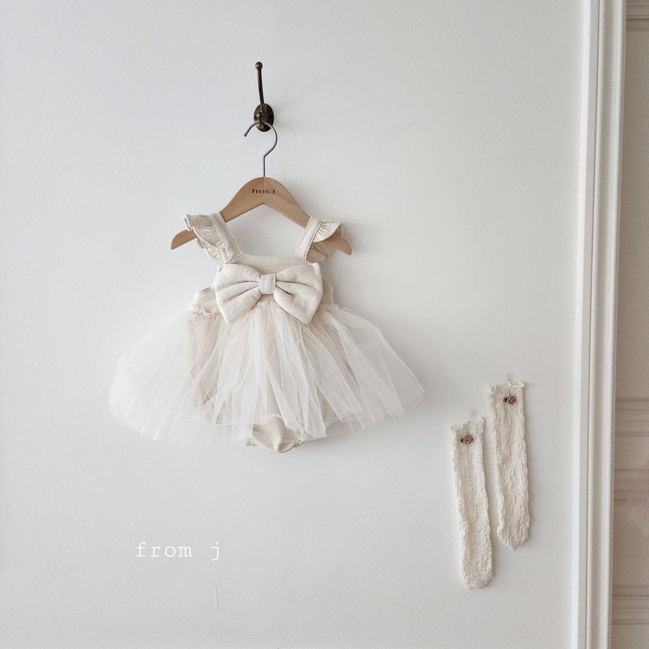 韓國童裝 24秋 | FromJ Frill Ribbon Shasha Suit / Ops - FLO | FLOWERKKOCH 