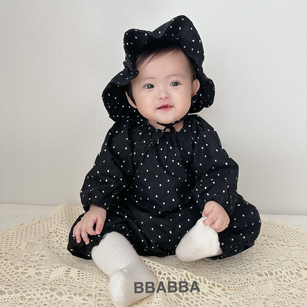 韓國童裝 24秋冬 | bbabba DOT DOT Bodysuit with hat BA244012 - FLO | FLOWERKKOCH 