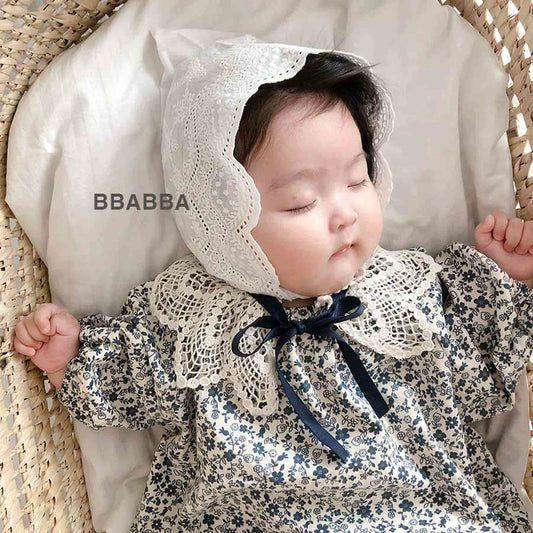 韓國童裝 24秋冬 | bbabba Floral Suit with lace cape 碎花包屁連蕾絲領子 BA24402 - FLO | FLOWERKKOCH 