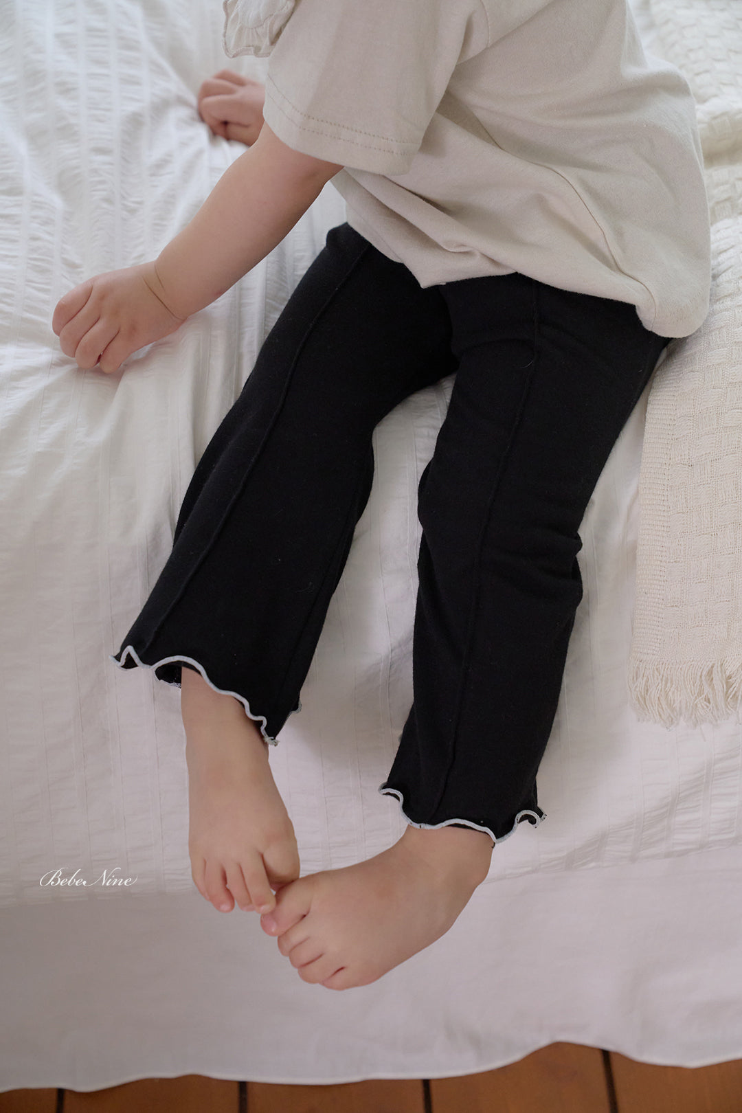 韓國童裝 26夏| BN44 Edge Flared Pants 邊緣喇叭褲