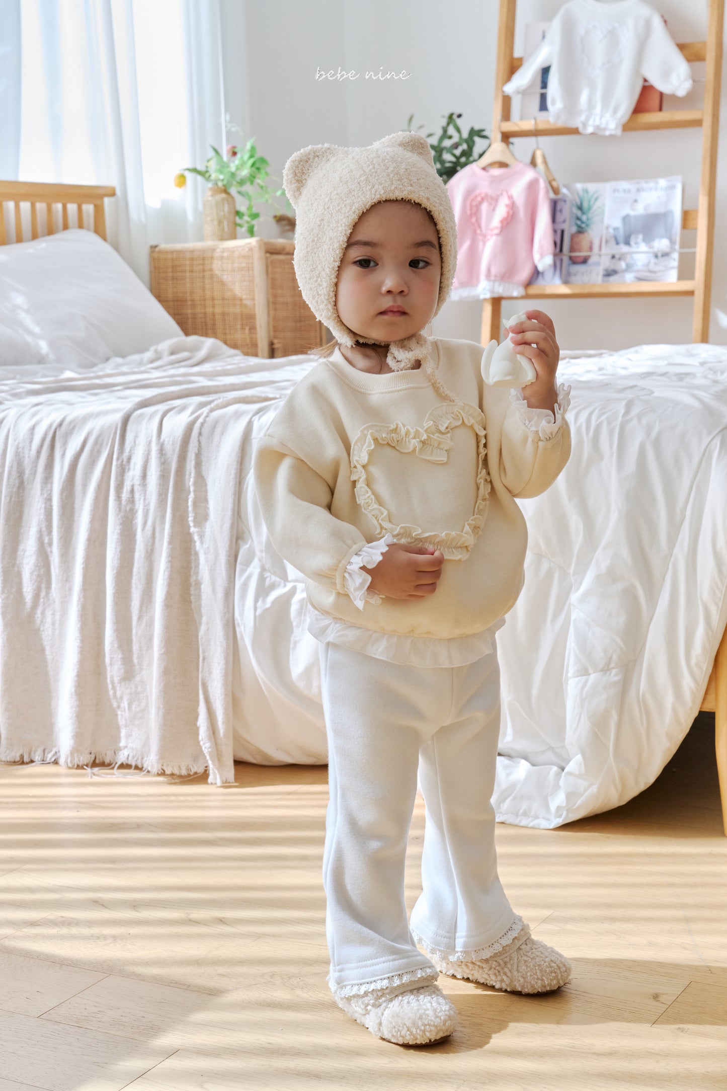 韓國童裝 25秋冬| BN25443 Heart Frill Sweatshirt