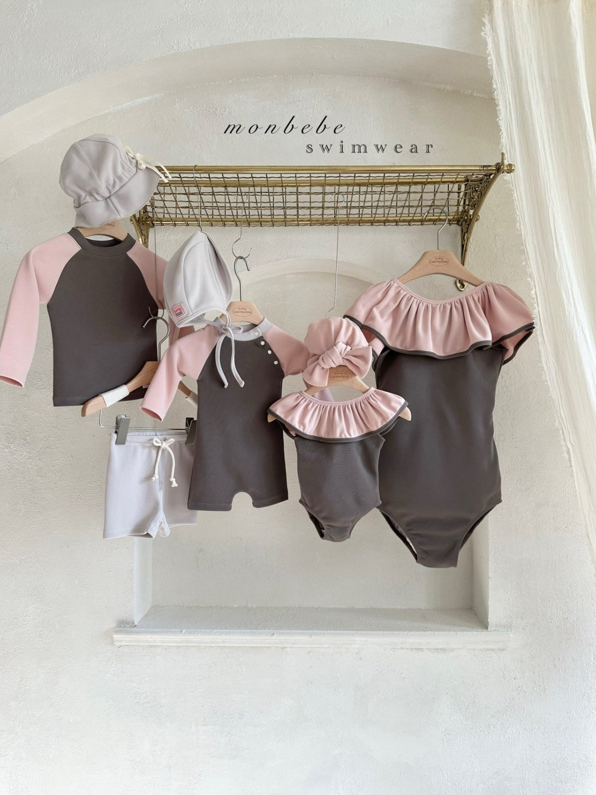 韓國童裝 Swimwear 2026新款 Monbebe 荷葉邊泳衣（泳帽套裝）
