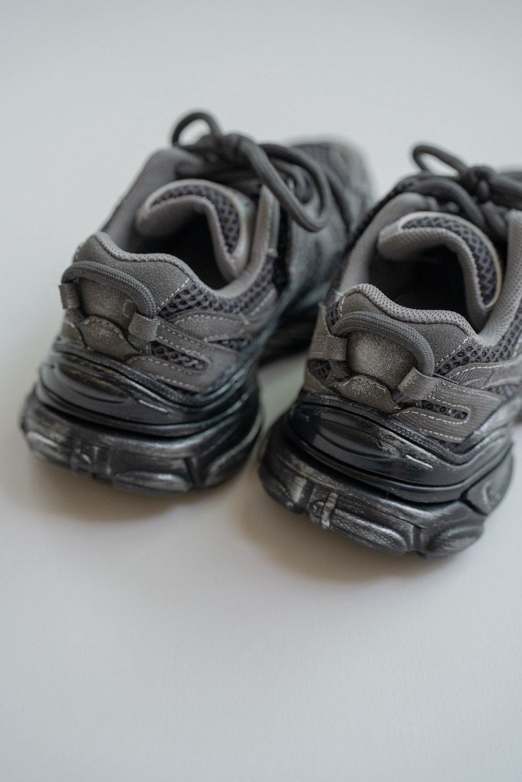 只限一團) vintage wolf sneaker 🐺 限量接受預訂 [日本直送] /日本團購