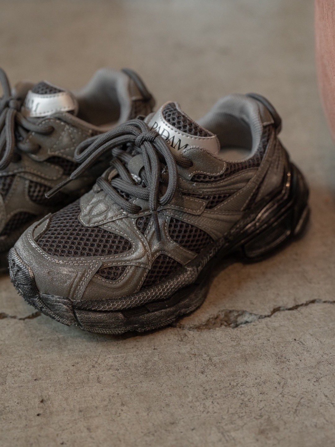 只限一團) vintage wolf sneaker 🐺 限量接受預訂 [日本直送] /日本團購