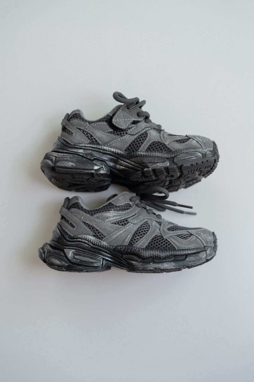 只限一團) vintage wolf sneaker 🐺 限量接受預訂 [日本直送] /日本團購