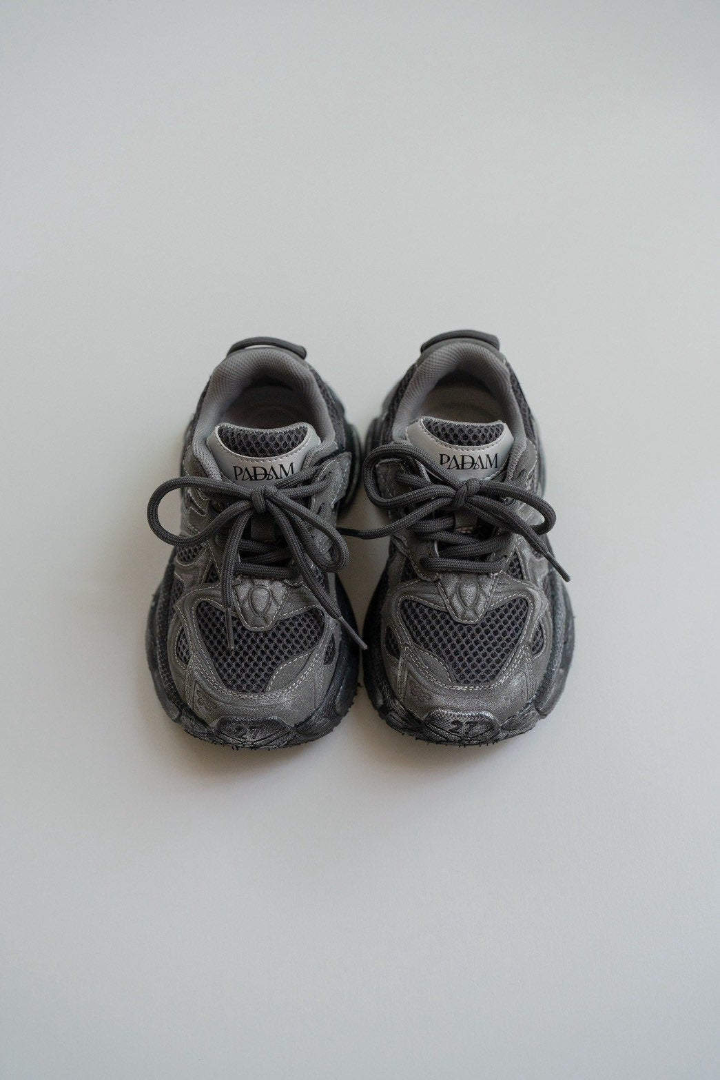 只限一團) vintage wolf sneaker 🐺 限量接受預訂 [日本直送] /日本團購