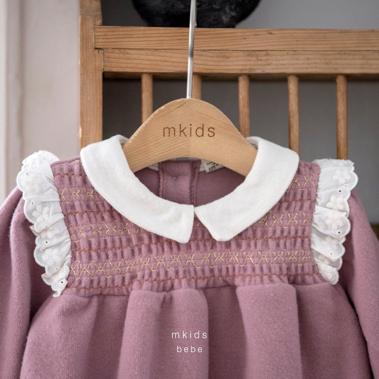 韓國童裝 25秋冬 | MD25407 Lace Embroidery Baby Suit