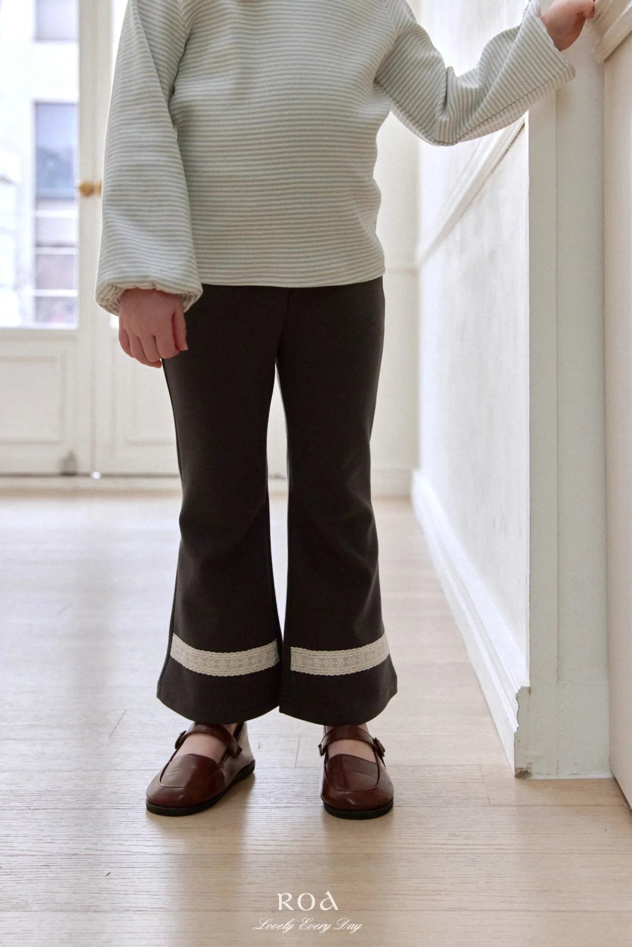 韓國童裝 26春 |   RO22 Lace Flare Pants (80~120cm)