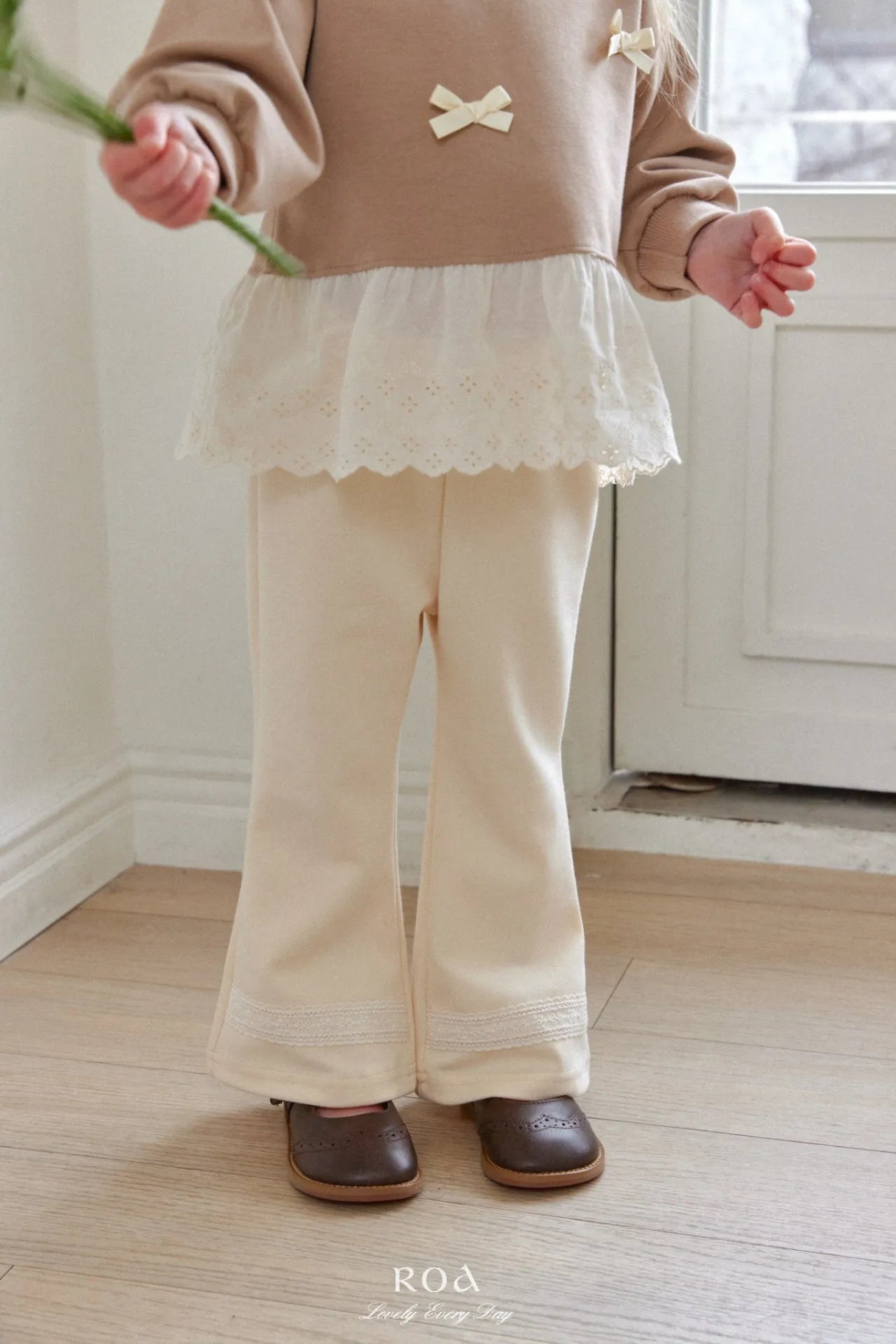 韓國童裝 26春 |   RO22 Lace Flare Pants (80~120cm)