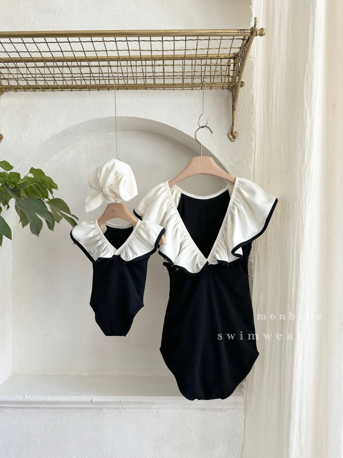 韓國童裝 Swimwear 2026新款 Monbebe 荷葉邊泳衣（泳帽套裝）