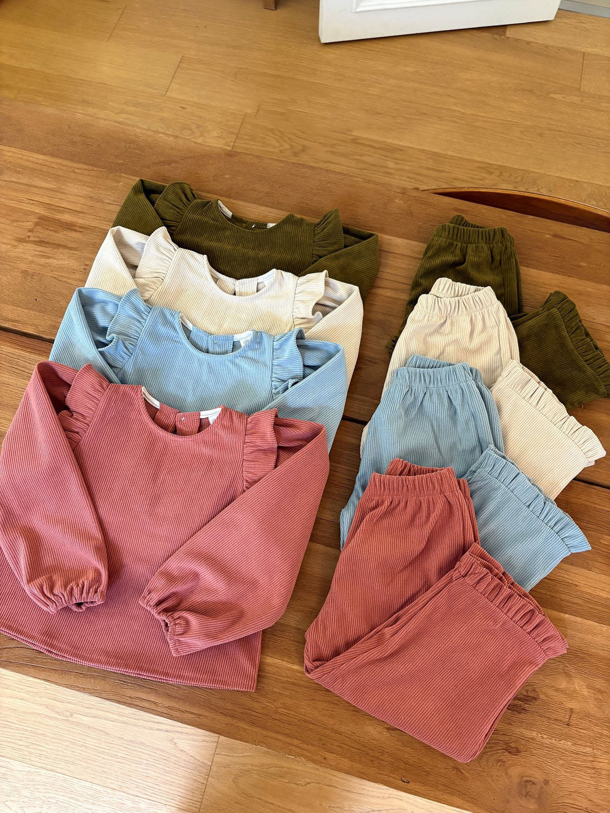 韓國童裝 26秋| OH22 Soft Ribbed Frill Pants 長褲