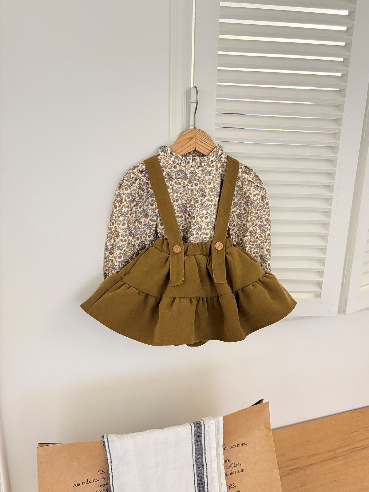 韓國童裝 26秋| OH02 雙層荷葉邊復古燈芯絨吊帶裙 Frill Shirring Skirt Pants 裙子