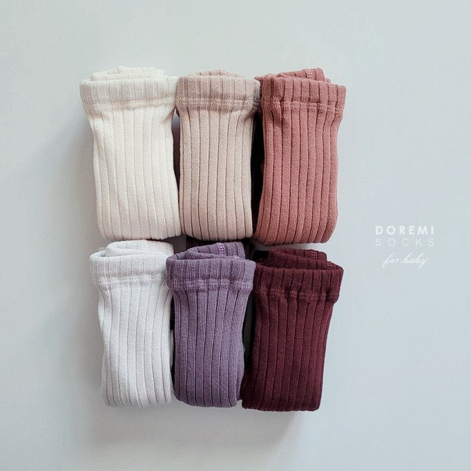 26FW | 秋冬必買 Ribbed Tights 直紋褲襪