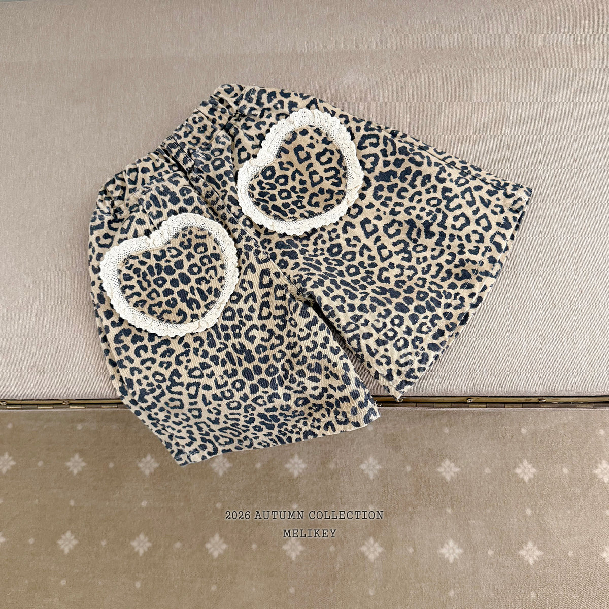 韓國童裝 26秋| ME44 Leopard Heart Bermuda Shorts 百慕大短褲 (80-140)