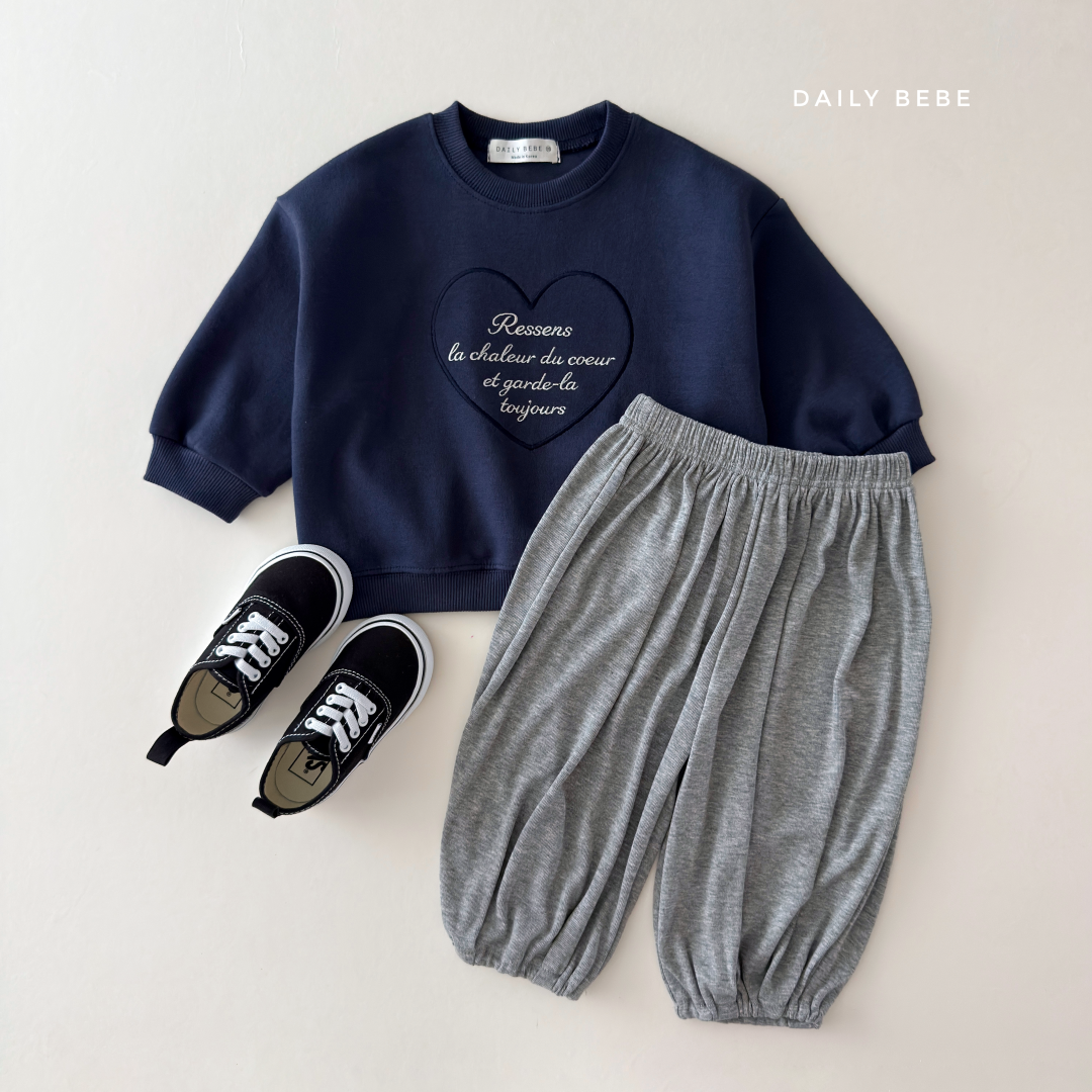 韓國童裝 26秋| DD19 Heart Embroidery Sweatshirt 衛衣