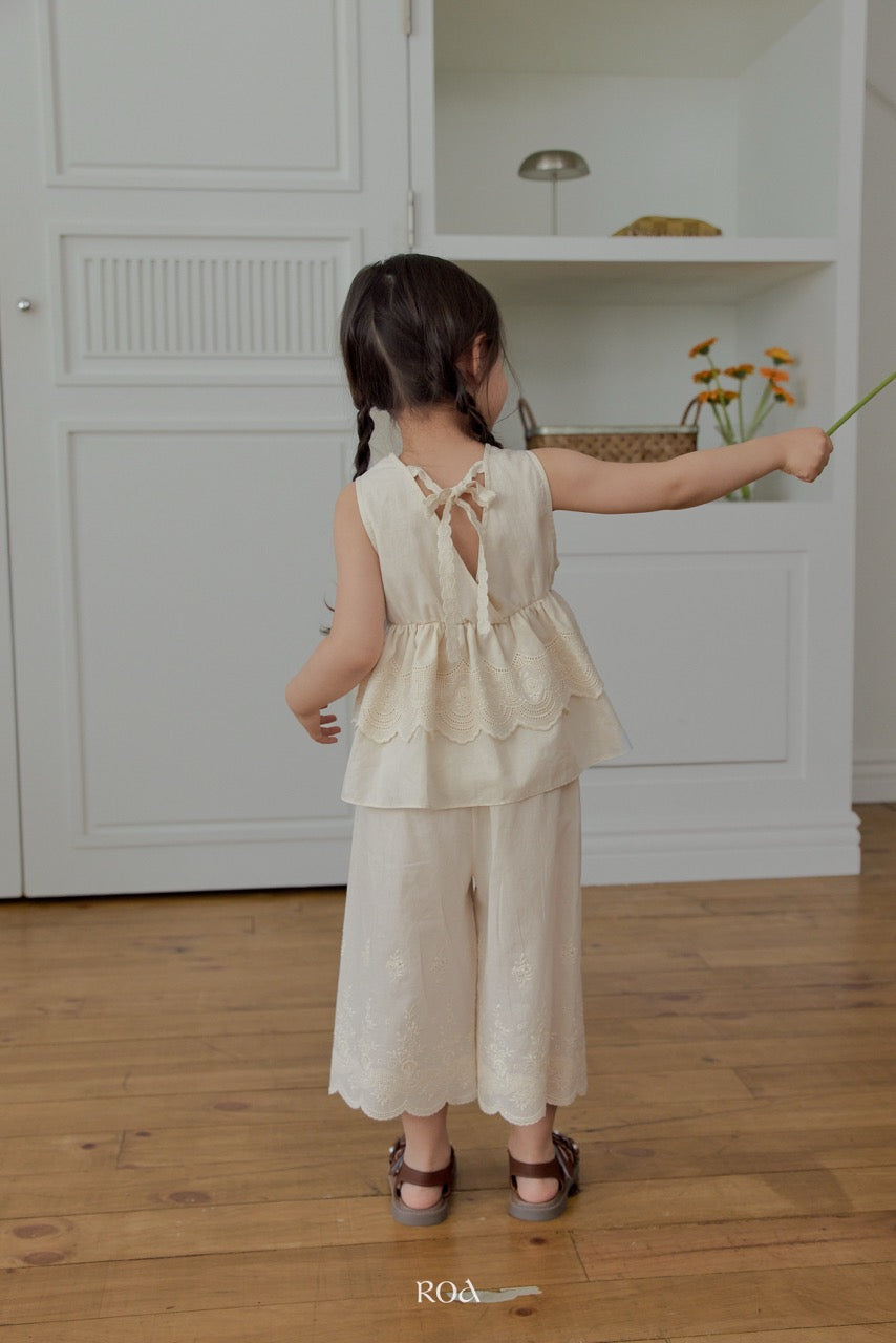 韓國童裝 26夏| RO07 Rose Embroidery Blouse (90-120cm)