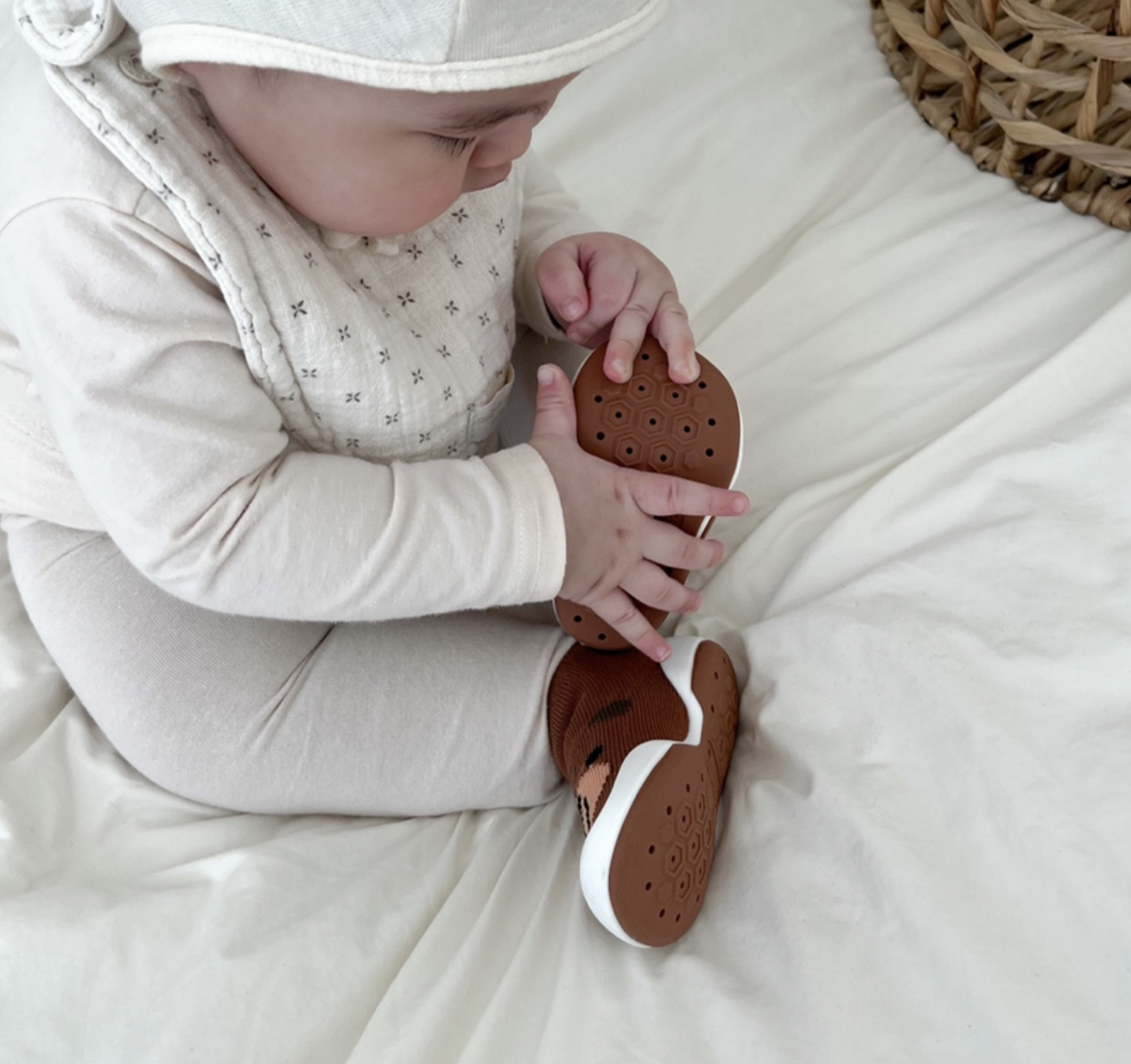 韓國襪子學步鞋 baby socks shoe | 銷量皇 啡熊bearbear學步鞋 - FLO | FLOWERKKOCH 