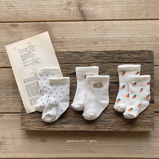 韓國童裝 | OT25109 OT Newborn Socks Set (Pattern Set of 3)