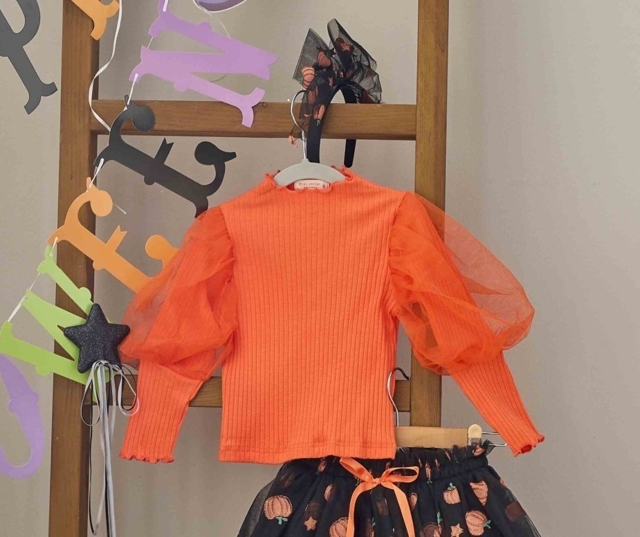 Halloween 萬聖節系列 > Ribbed Puff-sleeve Blouse