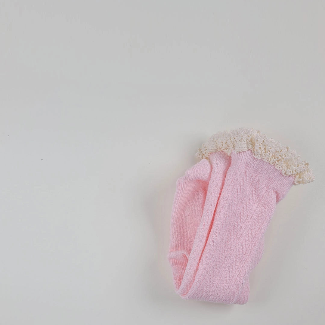 【現貨】韓國童裝 童襪 LACE PUNCHING KNEE SOCKS