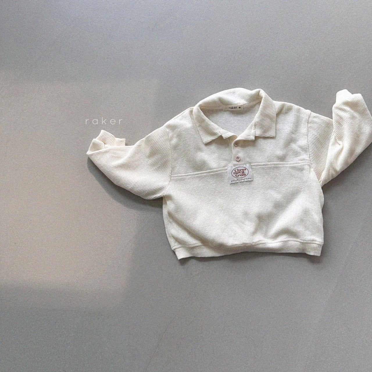 韓國童裝 26春 | RA08 Label Button T-Shirt (80-130cm)