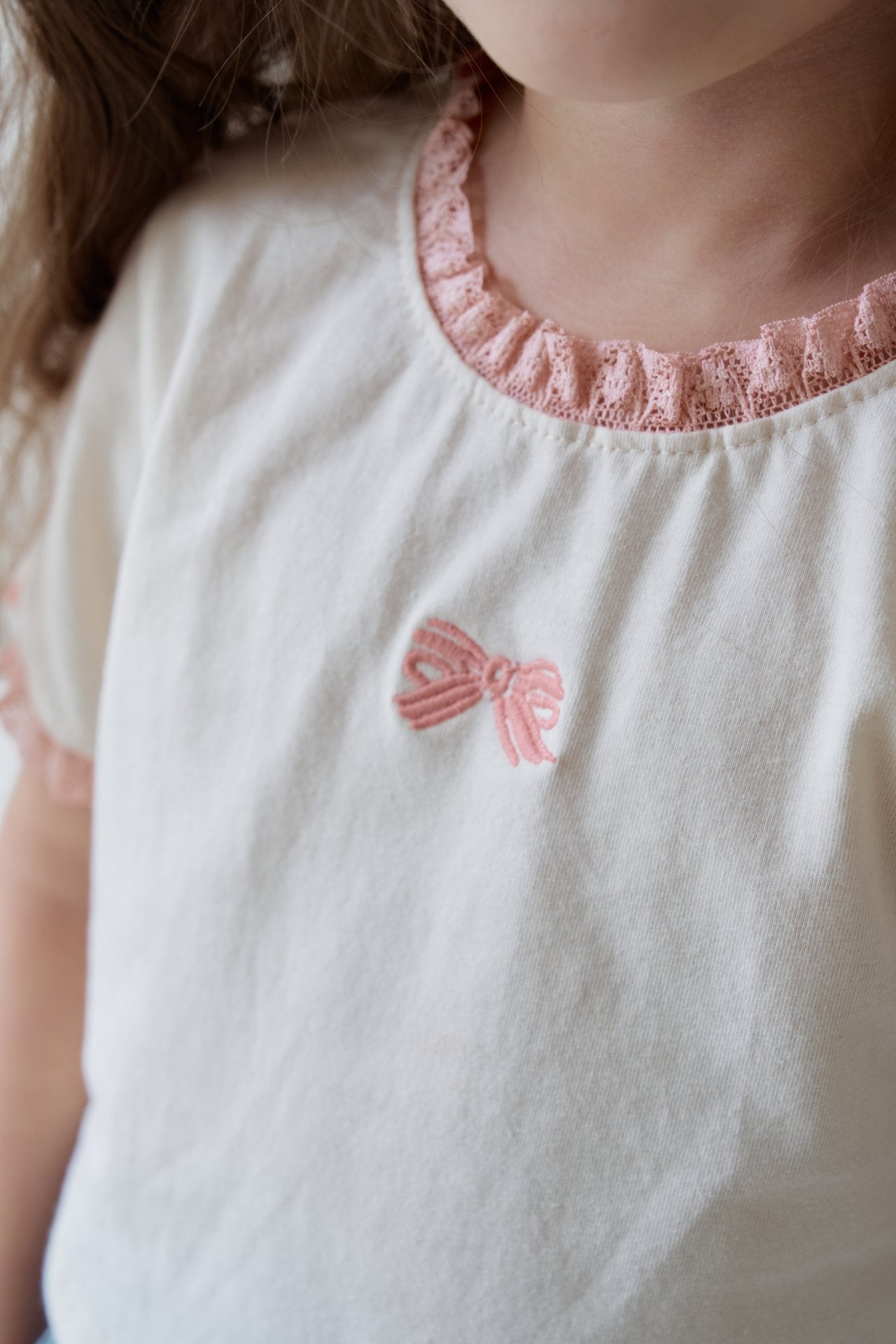 韓國童裝 26夏| MN12 Ribbon Lace Tee 蝴蝶結蕾絲T恤 (90-130cm)